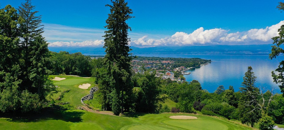L'Evian Resort Golf Club est aujourd’hui un parcours de 18 trous, rythmé, spectaculaire et stratégique. Crédit photo Evian Resort.