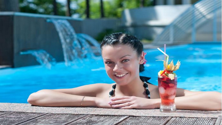 Une belle Estonienne en cure bien-être dans un spa de la ville de Narva. La ville de Narva borde l'Estonie et la Russie.(Crédit photo DR)