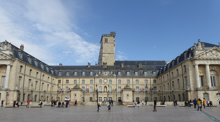 Le Palais des Ducs de Bourgogne devenu l'Hôtel de Ville @Catherine Gary