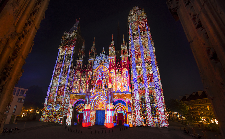 La cathédrale en habits de lumière @ Rouen Tourisme-JFLange. La cathédrale en habits de lumière @ Rouen Tourisme-JFLange.