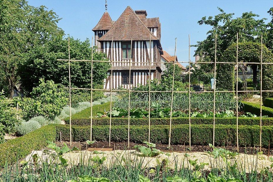 La Maison des Champs de Corneille et son joli jardin à Petit Couronne @ Catherine Gary