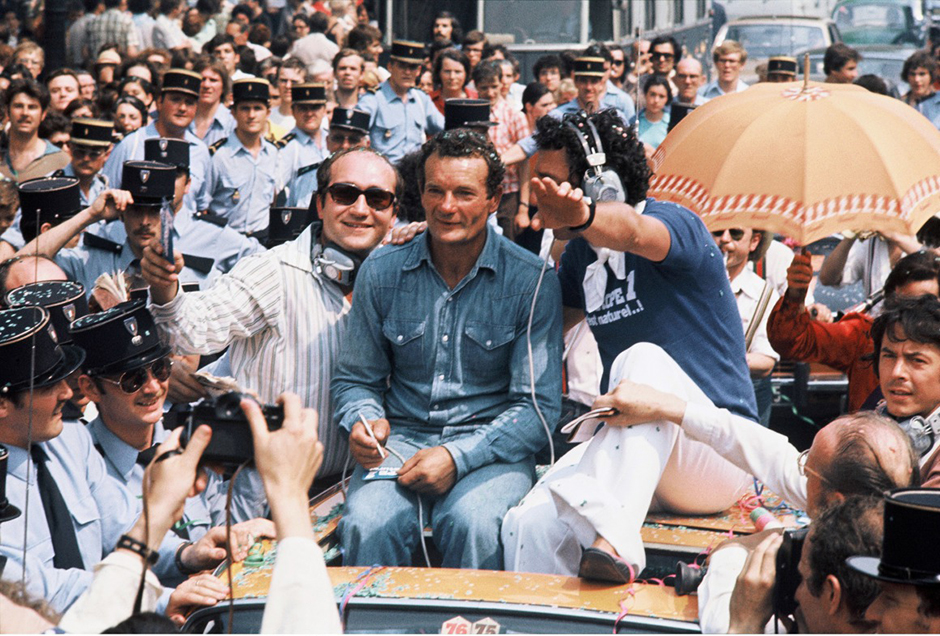 Eric Tabarly vaiqueur pour la deuxième fois de la Transat Anglaise descend les champs-Elysées en 1976 @ Boccon-Gibod/Sipa Presse