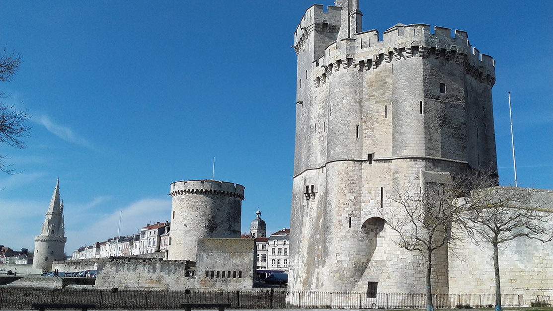 Vue en perspective des trois tours de la Rochelle © Charentes Tourisme Vue en perspective des trois tours de la Rochelle © Charentes Tourisme