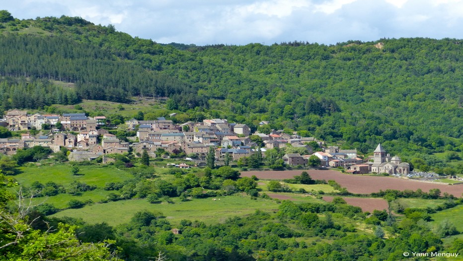 Adossé au plateau du Combalou «  le  pays de Roquefort » s’étend des monts Lacaune au plateau du Larzac.  (© Yann Menguy)