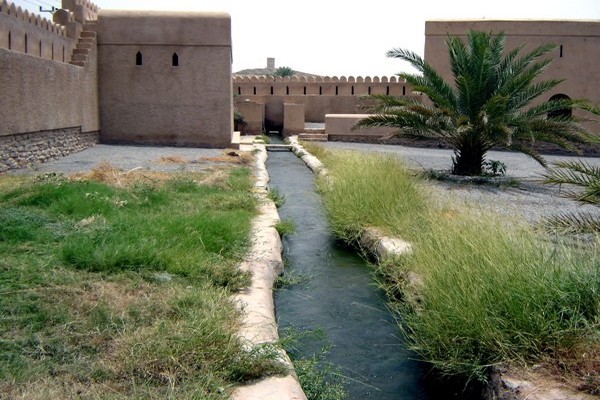 Au Sultanat d'Oman chaque village possède son falaj et on recense environ 10 000 réseaux hydrauliques disséminés dans tout le territoire.(Crédit photo DR)