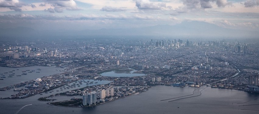 Jakarta vue du ciel. La capitale indonésienne  est la deuxième métropole la plus peuplée au monde. (Crédit photo impressionsd'ailleurs.com)