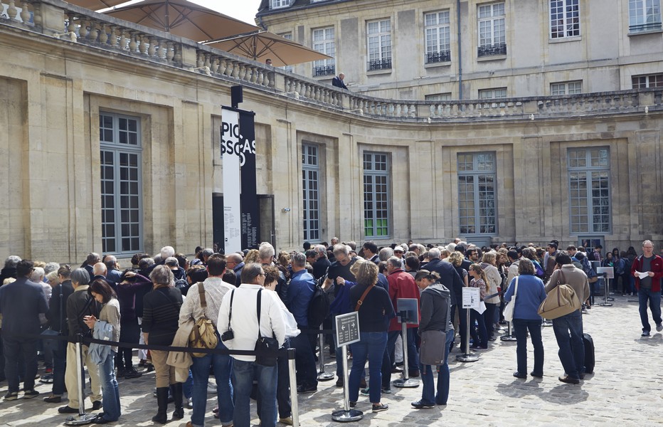 Depuis 1987, une centaine d’expositions temporaires a été organisée par le musée. La programmation culturelle décline plusieurs formules : dans l’Hôtel Salé ou « hors-les-murs », comme au Centre Pompidou et au Grand Palais pour les projets de large envergure, mais aussi ailleurs en France et au sein d’un vaste réseau institutionnel à l’étranger. Depuis 1987, une centaine d’expositions temporaires a été organisée par le musée. La programmation culturelle décline plusieurs formules : dans l’Hôtel Salé ou « hors-les-murs », comme au Centre Pompidou et au Grand Palais pour les projets de large envergure, mais aussi ailleurs en France et au sein d’un vaste réseau institutionnel à l’étranger.