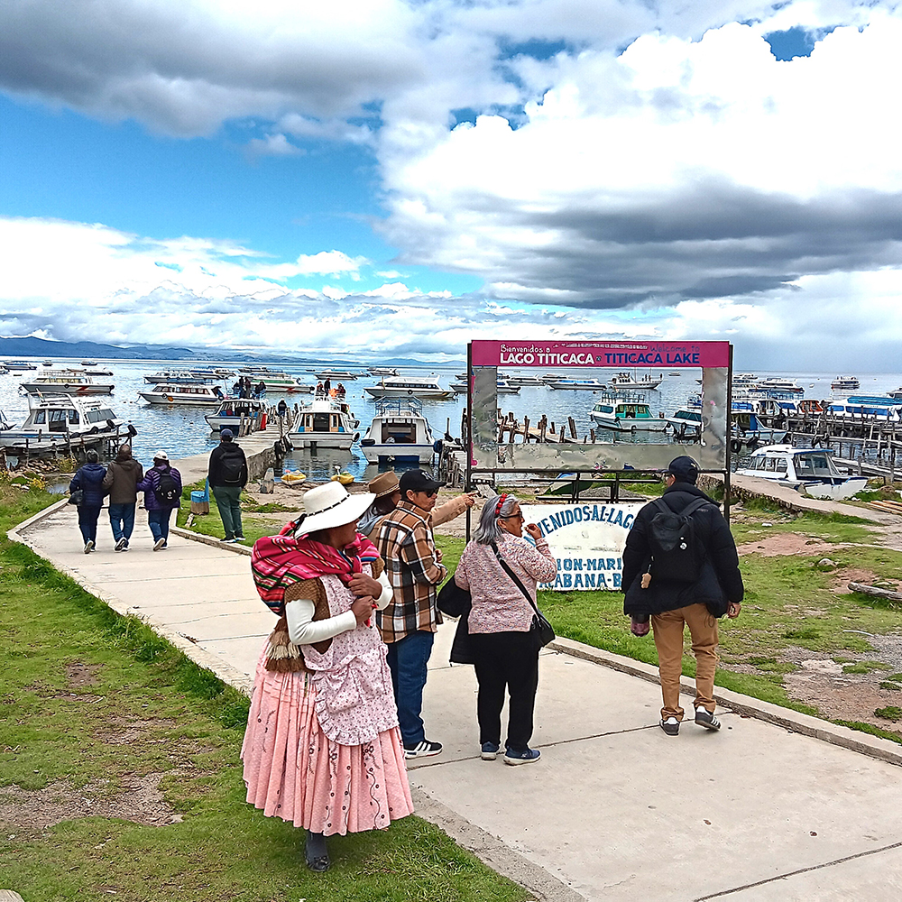 Titicaca Bolivie Copacabana - Au départ de Copacabana, côté bolivien cette fois, sur les îles du Soleil et de la Lune, le passé originel ressurgit © Claude Vautrin. Titicaca Bolivie Copacabana - Au départ de Copacabana, côté bolivien cette fois, sur les îles du Soleil et de la Lune, le passé originel ressurgit © Claude Vautrin.