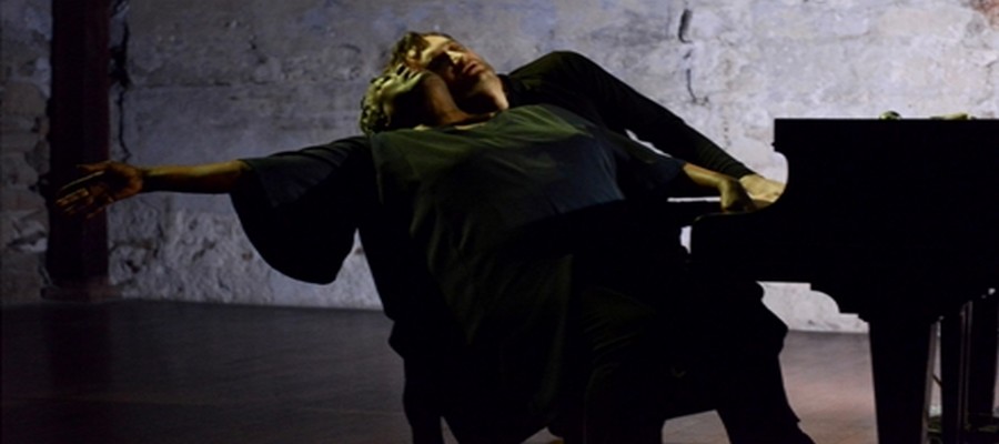 Au cours de sa riche carrière Elsa Wolliaston n’a pas hésité à se frotter aux autres formes d’expressions artistiques, telles que l'opéra, le théâtre et le cinéma.© Fabien de Chavanes Au cours de sa riche carrière Elsa Wolliaston n’a pas hésité à se frotter aux autres formes d’expressions artistiques, telles que l'opéra, le théâtre et le cinéma.© Fabien de Chavanes