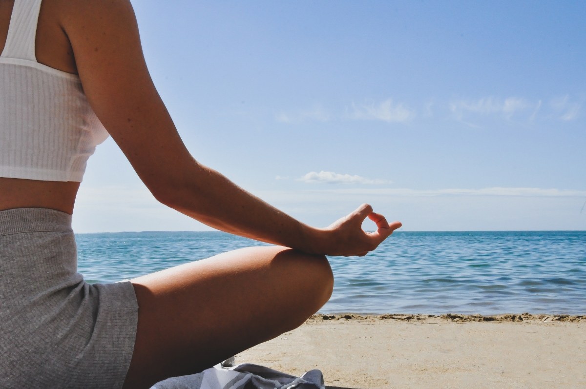Cours de yoga devant la mer ©Alliance Pornic