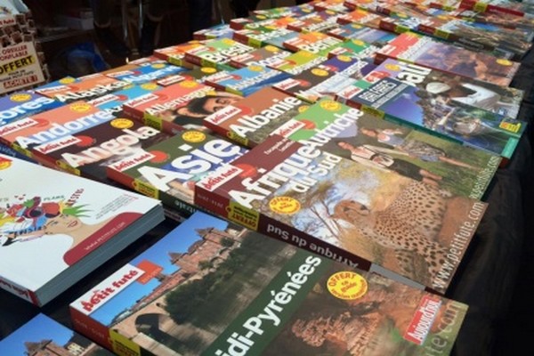 Les guides du Petit Futé....Les séjours linguistiques ont la cote  au SMT 2016 © salon-du-tourisme.com Les guides du Petit Futé....Les séjours linguistiques ont la cote  au SMT 2016 © salon-du-tourisme.com