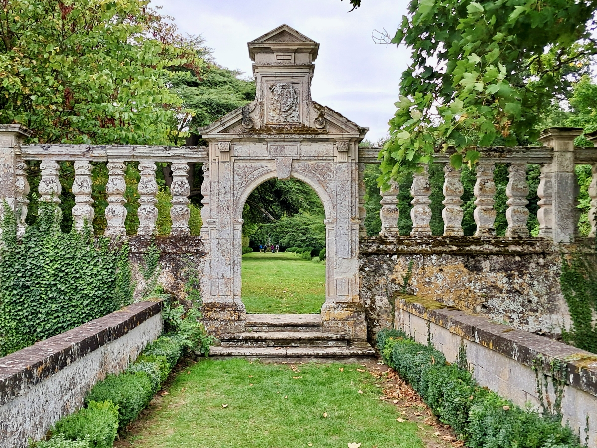 La porte d'entrée du parc dessinée par Léonard de Vinci ©Catherine Gary