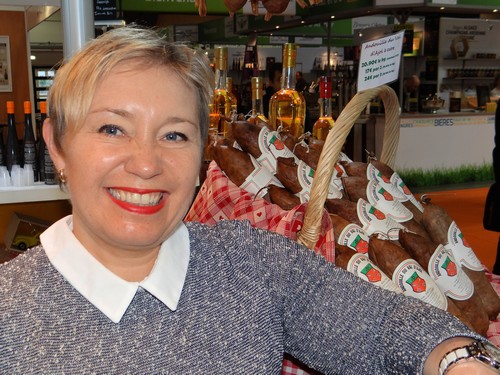 Stéphanie Pierrat a repris avec allant l’entreprise fondée par son arrière-grand-père Émile à Gérardmer (88) en 1892. ©Bertrand Munier Stéphanie Pierrat a repris avec allant l’entreprise fondée par son arrière-grand-père Émile à Gérardmer (88) en 1892. ©Bertrand Munier
