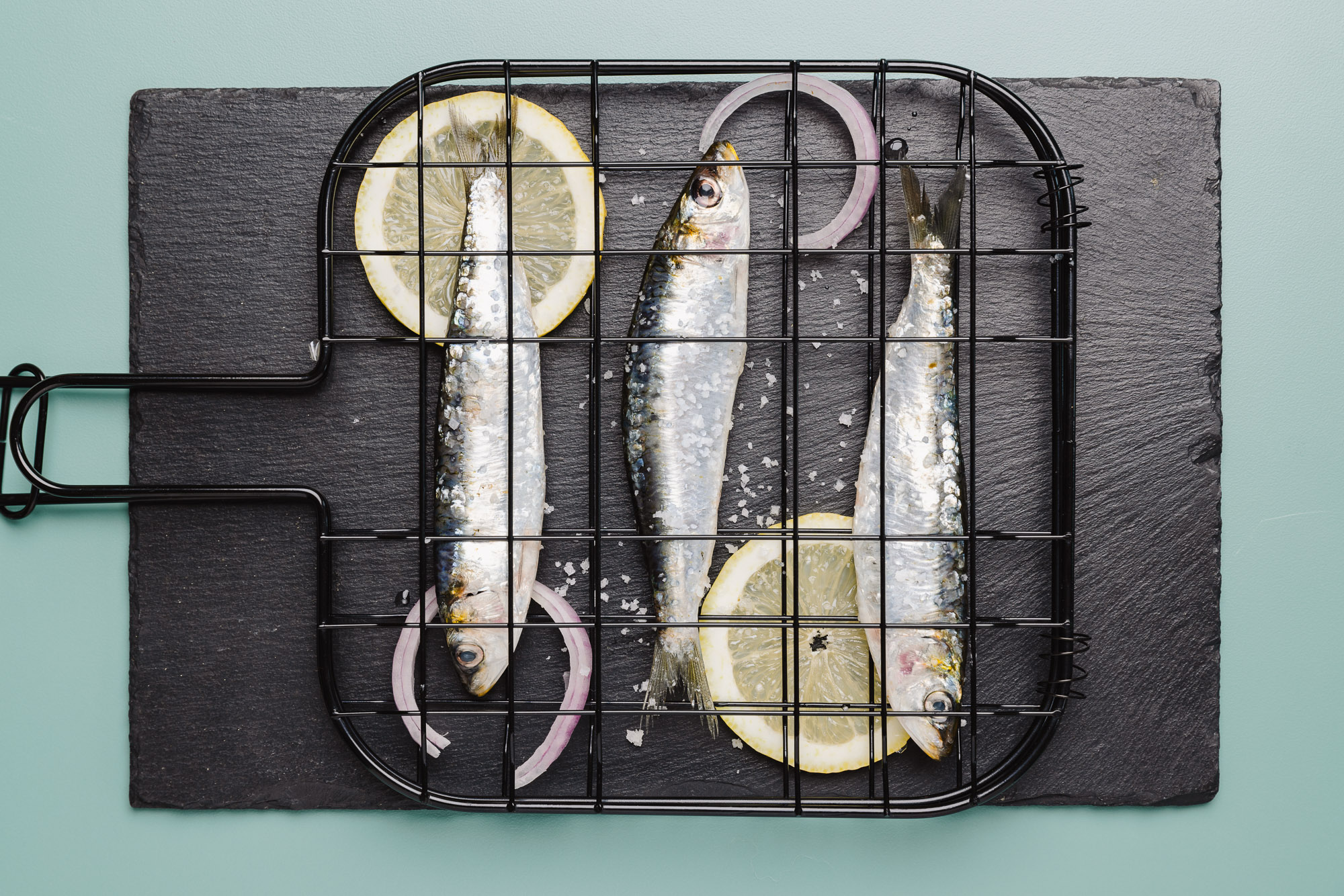 Capitale de la sardine, Saint-Gilles-Croix-de-Vie a compté jusqu’à quinze conserveries. N’en reste qu’une, Gendreau, qui fait référence en France. Photo Simon Bourcier