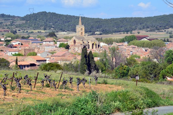 La principale attraction du village de Cruzy est l’église Sainte Eulalie dont la construction s’échelonne du 12e  au 15e siècle  © David Raynal