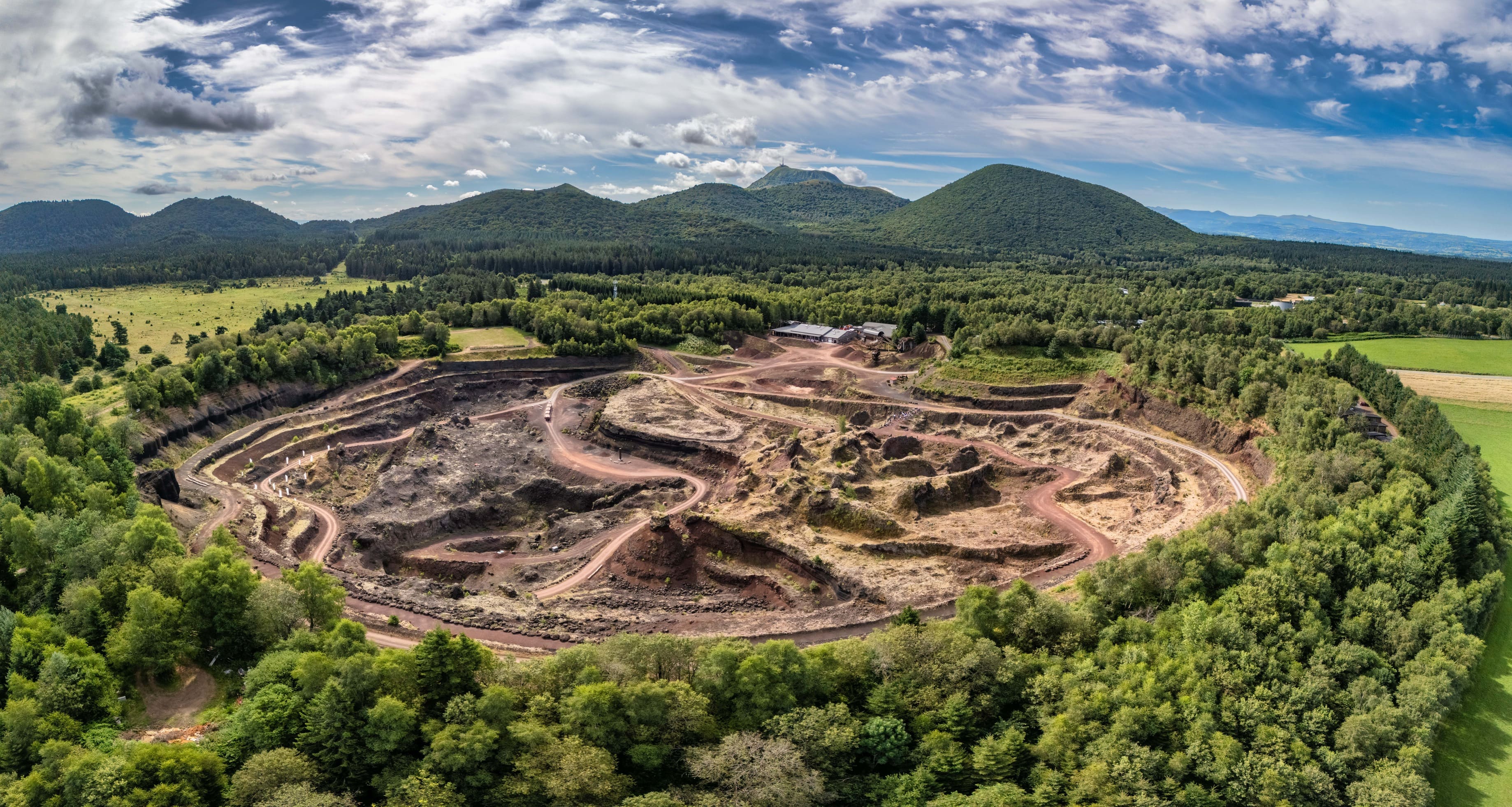 Le volcan de Lemptégy ©Francis Cormon