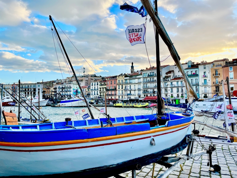 Plus grand port à vin du monde au XIXe siècle, la ville de Sète reste aujourd’hui le premier port de pêche de la Méditerranée française.