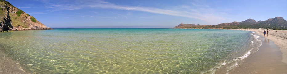 La plage de l'Ostriconi se situe à environ 15 km de L'Ile-Rousse en direction de Bastia. Elle est une des plus belles plages de Corse, aux portes du célèbre désert des Agriate, connu pour son littoral paradisiaque. © photos-paysages-corse.com/Jérôme Rattat