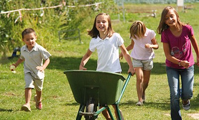 Permis et courses de brouettes (brouettes pour enfants) © www.chapeaudepaille.fr