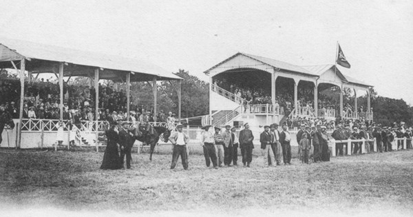 L’hippodrome vittellois à la Belle-Époque. ©Claude Weber