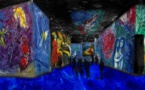 Les Carrières de Lumière font vibrer les couleurs de Chagall !