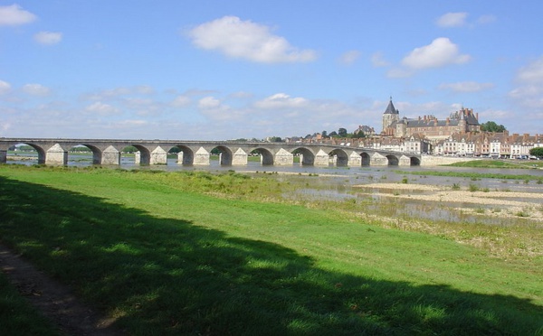 Gien la discrète se découvre au fil de l’eau