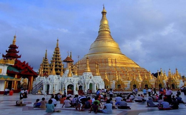 Livres "voyager en lignes " : la Birmanie, et  tout savoir sur l'écotourisme, deux guides à découvrir!