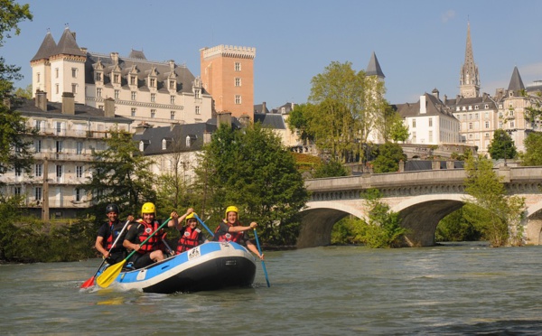 Pau la béarnaise, une ville où il fait bon vivre et Nay sa voisine, une bastide historique 