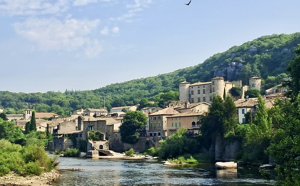 Ardèche Secrète : villages de caractère, vins et gastronomie locale